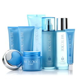 出差也能美美的 高效皮肤护理攻略，让旅途中的肌肤光彩依旧